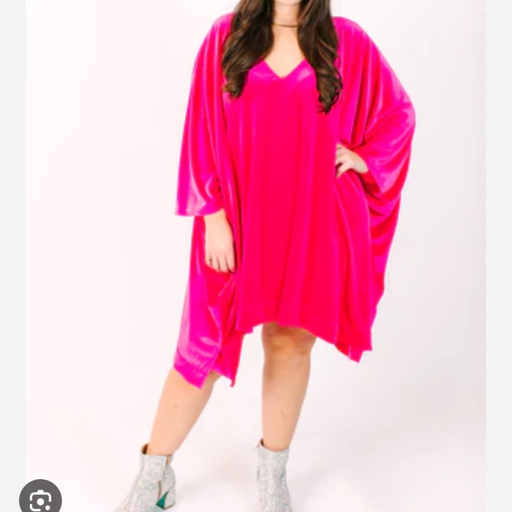 Fringe & Co Short Hot Pink Velvet Caftan O/S - Picture 4 of 5